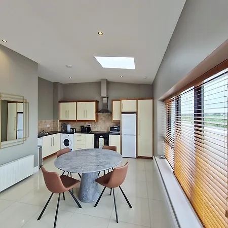 Apartament Suburban Penthouse -no 1 Galway