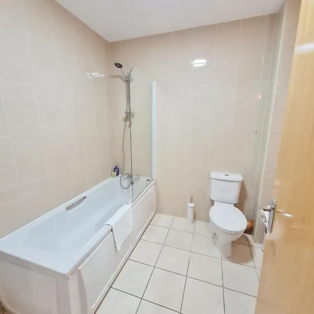 Apartment Suburban Penthouse -no 1 *