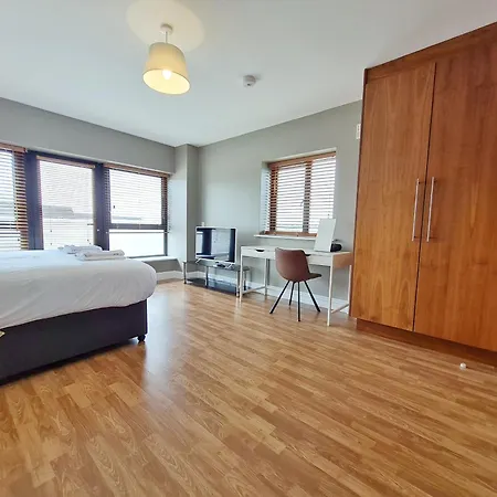 Suburban Penthouse -no 1 * Galway