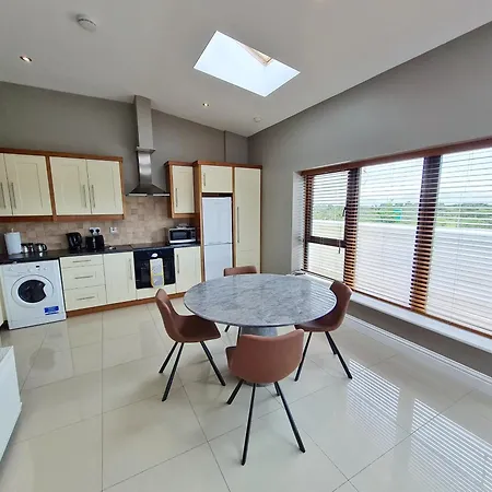 Suburban Penthouse -no 1 *