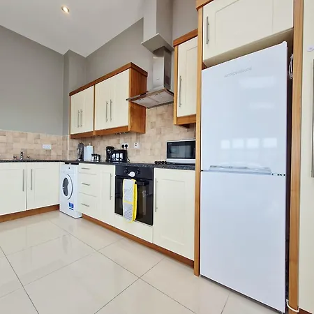 Suburban Penthouse -no 1 * Galway