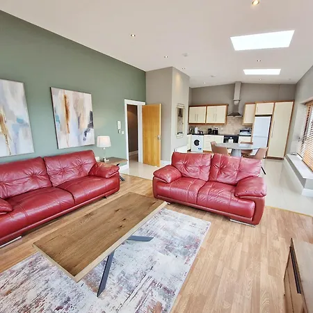 Apartment Suburban Penthouse -no 1 *